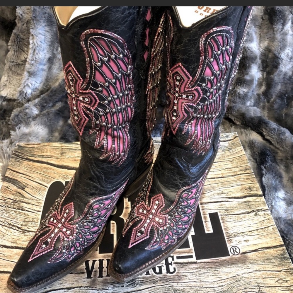 COPY - Brand new corral boots only worn once!